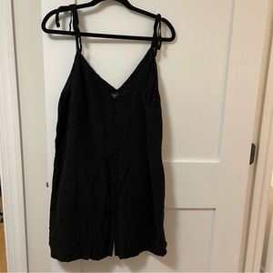 Button down tie shoulder slip dress